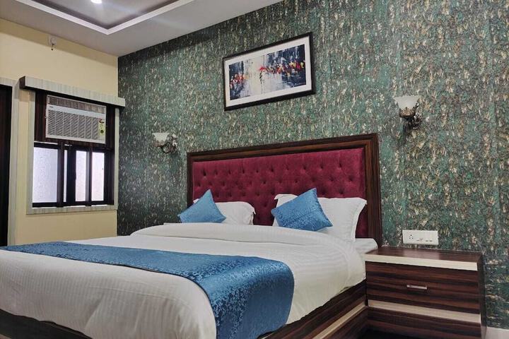 Room 7 of 15