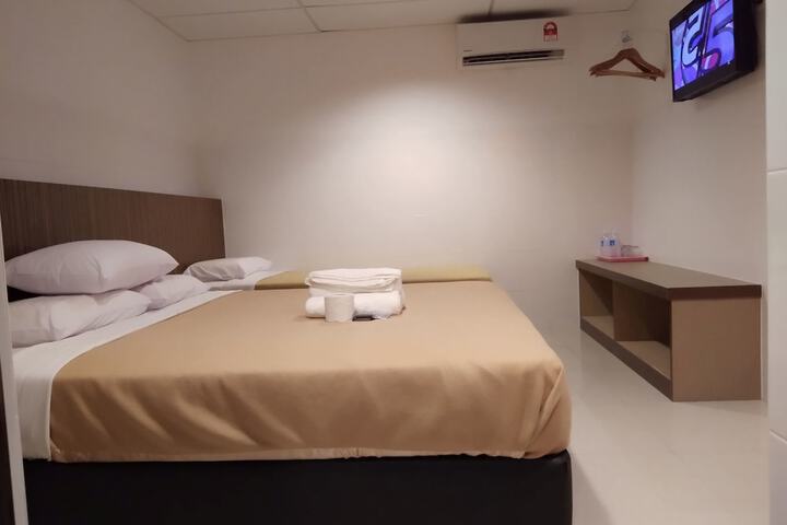 Room 14 of 30