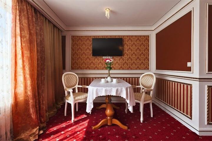 Room 4 of 22