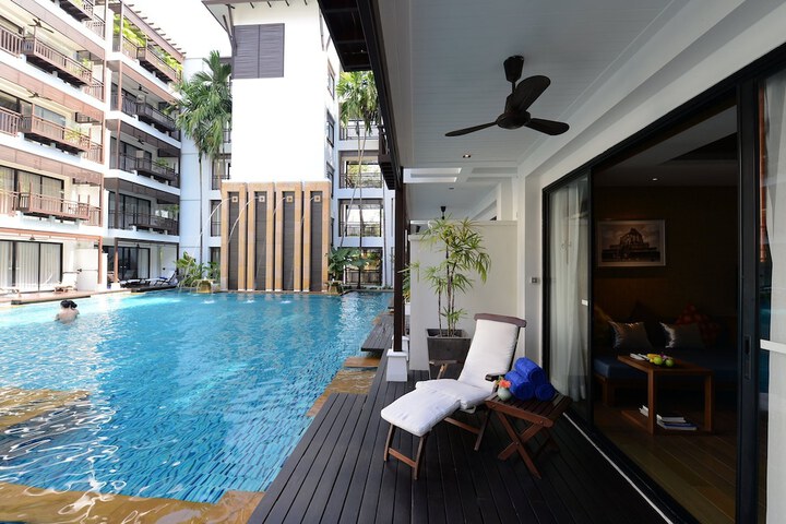 Pool Hotel
