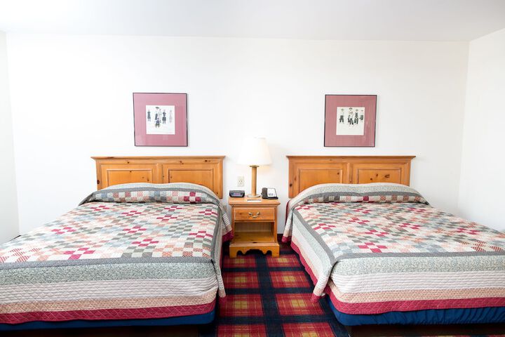 2 Queen Beds Refrigerator WiFi Continental Breakfast (7 of 7)