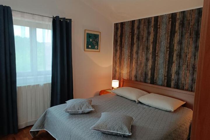 Room 7 of 49