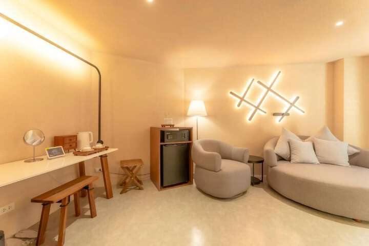 Room 44 of 65