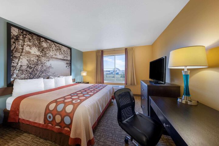 1 King Bed (8 of 21)