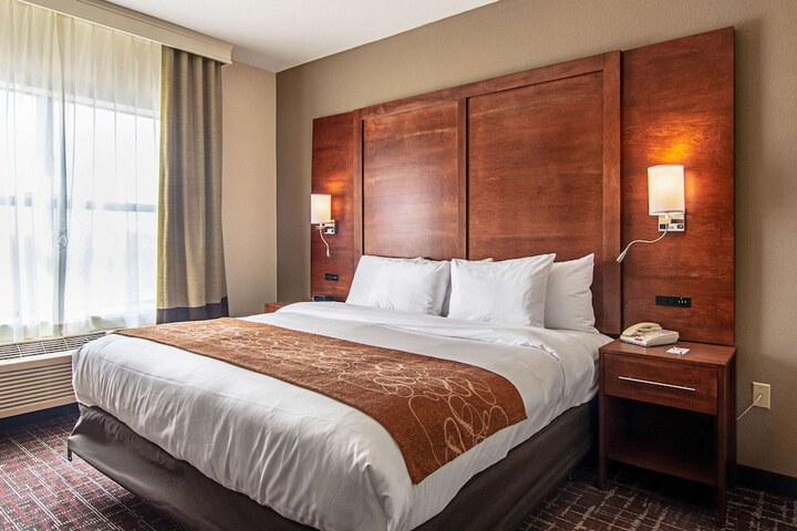 1 King Bed Suite (13 of 23)