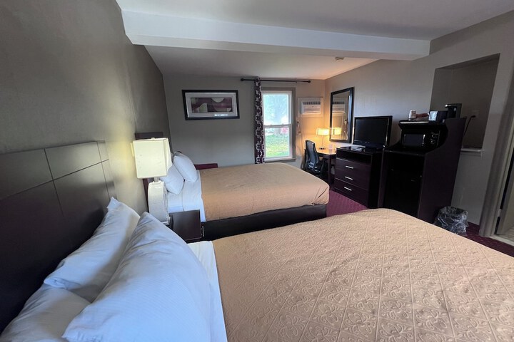 1 King Bed 1 Double Bed (2 of 16)