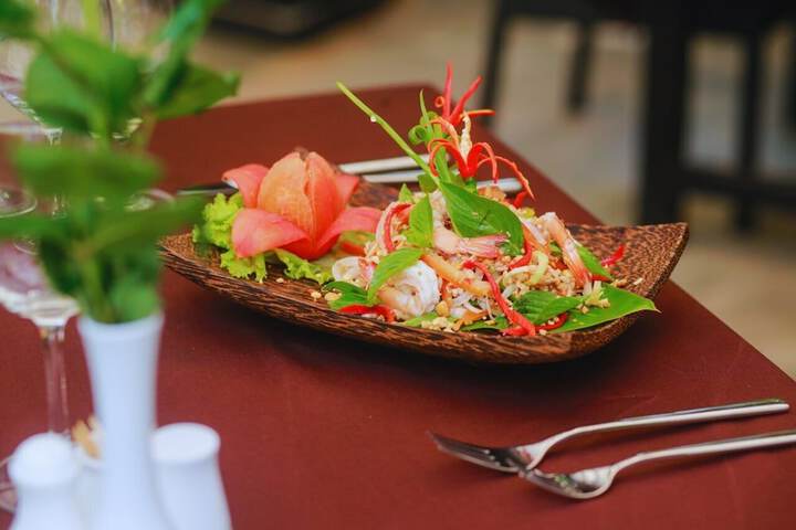 Dining 206 of 298