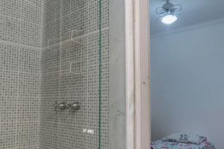 Room 6 of 29