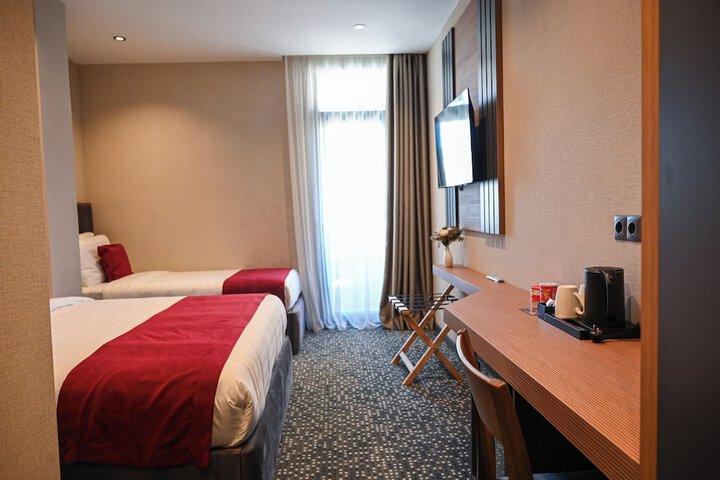 Room 19 of 84