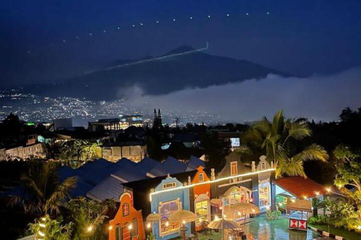 Omah Londo Hotel and Resort