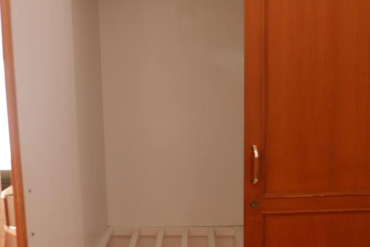 Room 10 of 24