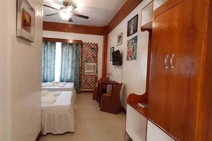 Room 29 of 85