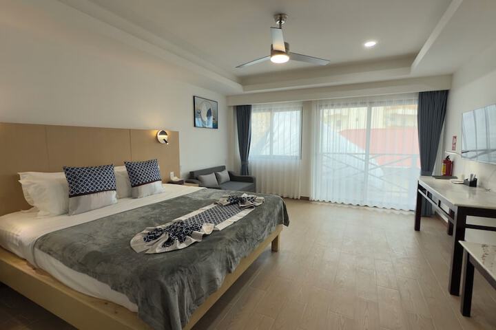 Room 55 of 272