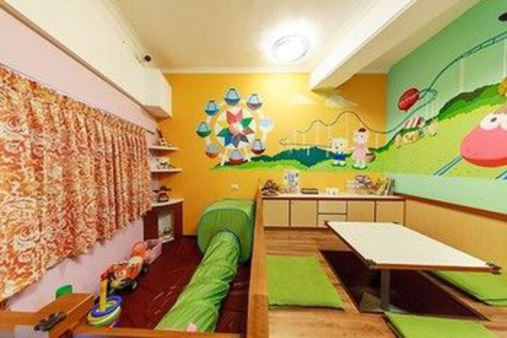 Room 13 of 17