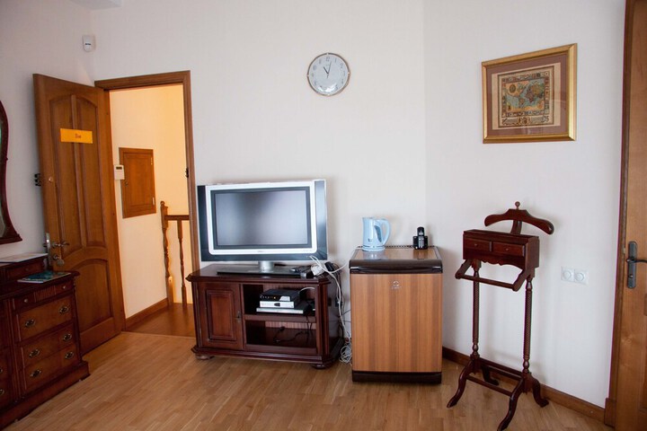 Room 12 of 23