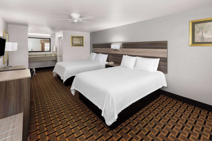 Room 21 of 43