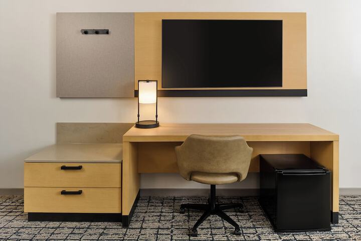 Room 6 of 50