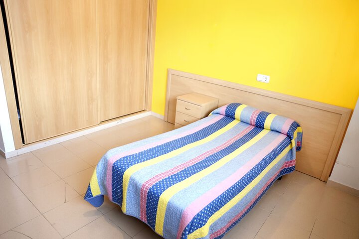 Room 8 of 34