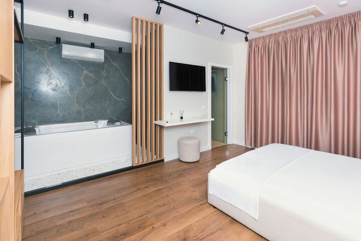 Room 22 of 84