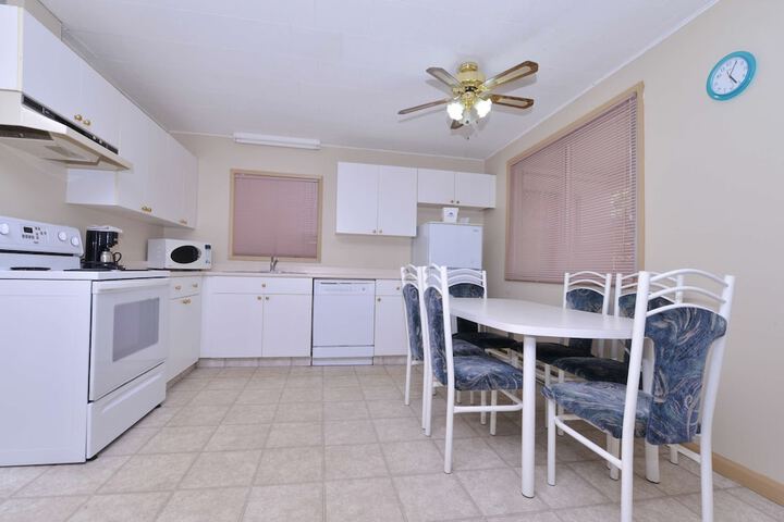 Breakfast/Coffee Service 31 of 52