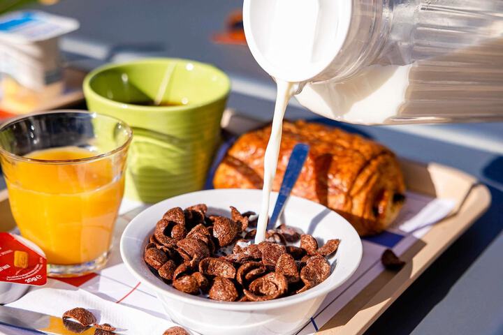 Breakfast/Coffee Service 20 of 30