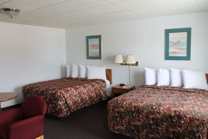 Room 10 of 32