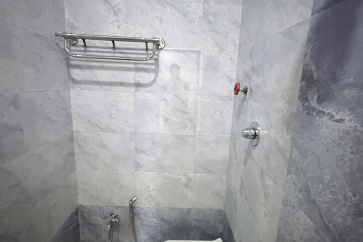 Room 12 of 21