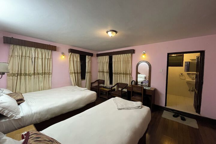 Room 8 of 35
