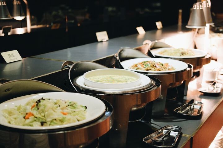 Dining 32 of 48