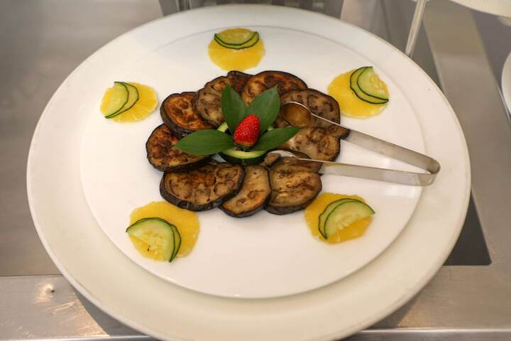 Dining 58 of 93