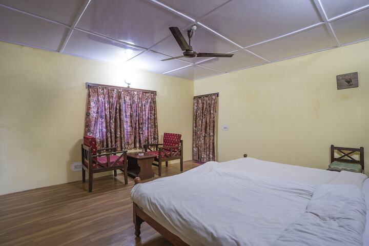Room 3 of 32
