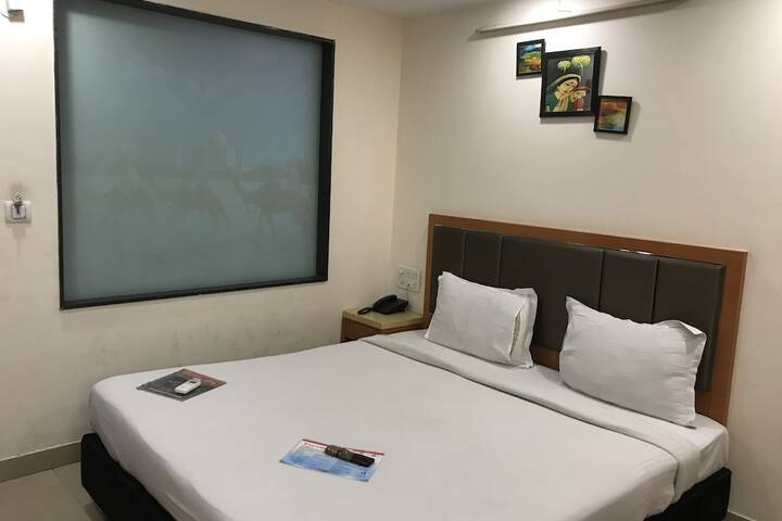 Room 4 of 25