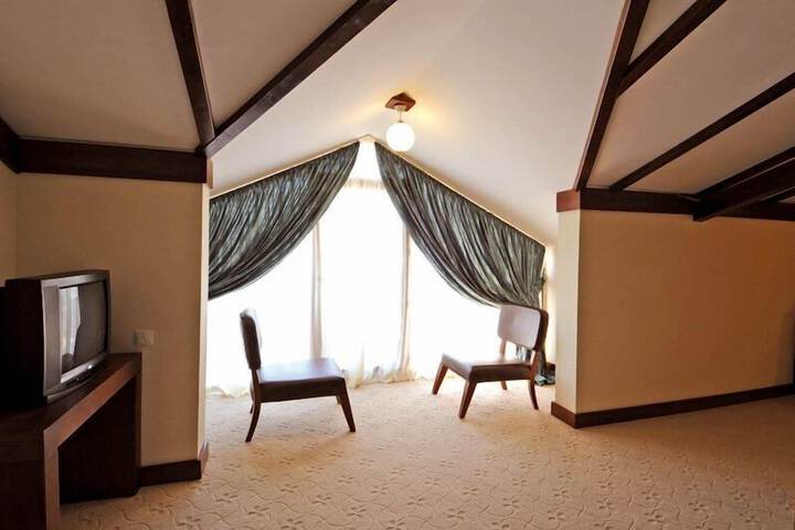 Room 16 of 49