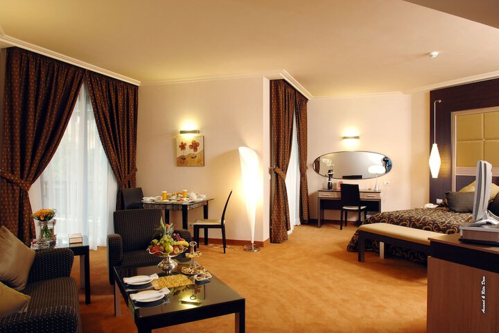 Room 30 of 96