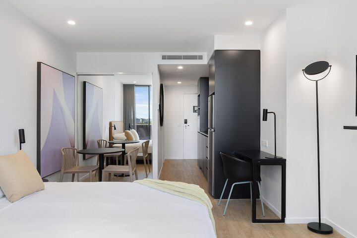 Room 25 of 82
