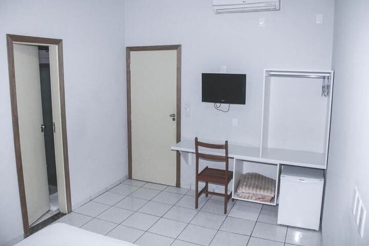 Room 9 of 14