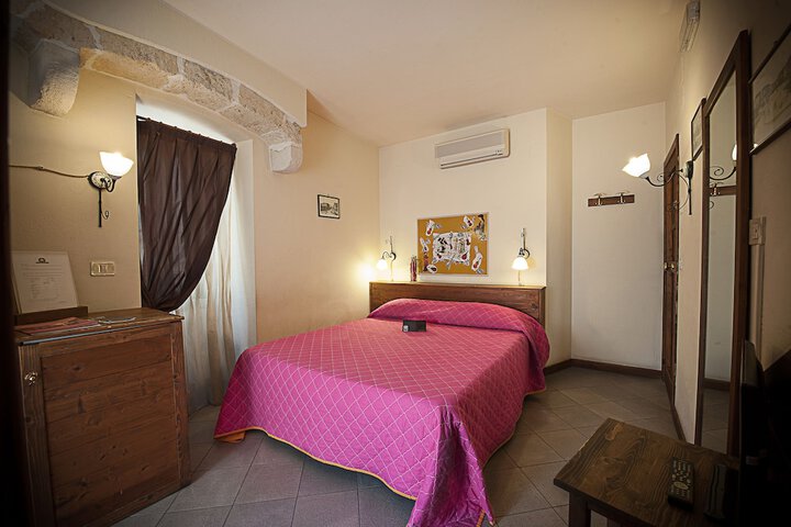 Room 7 of 49