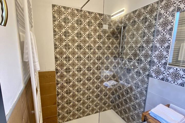Room 9 of 41
