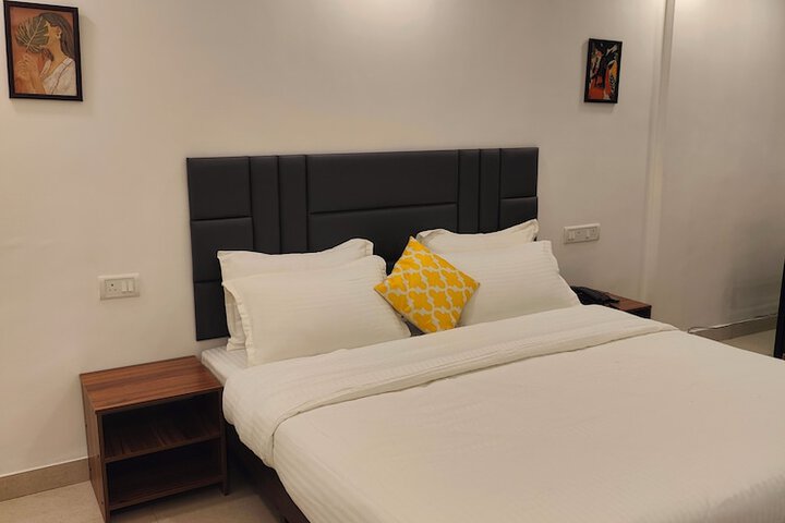 Room 7 of 13