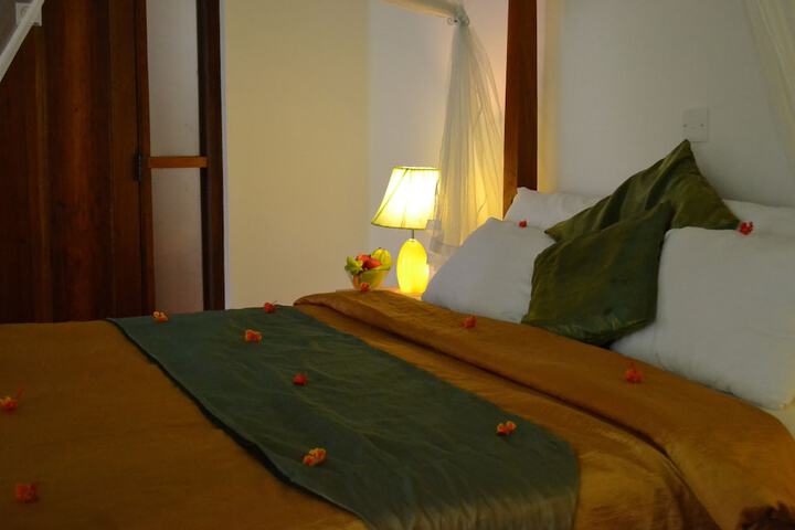 Room 4 of 11