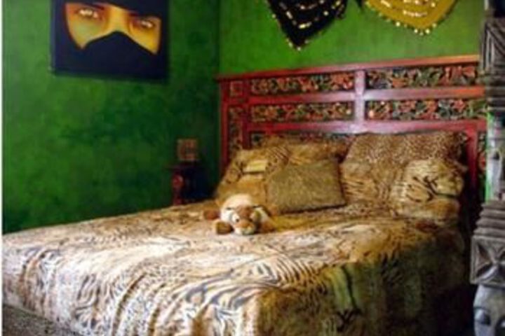 Room 13 of 31
