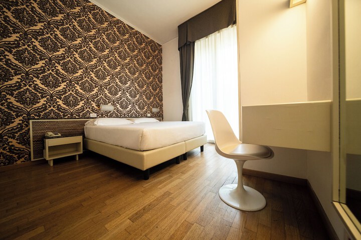 Room 36 of 93