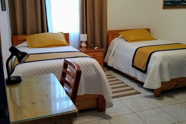 Room 12 of 76