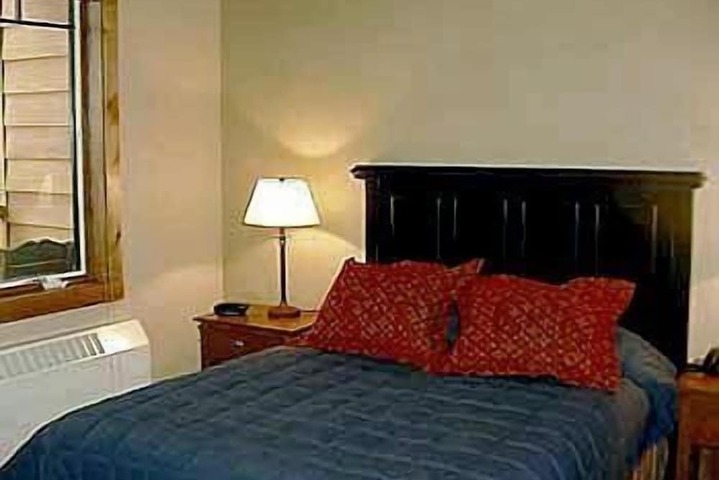 Room 5 of 14