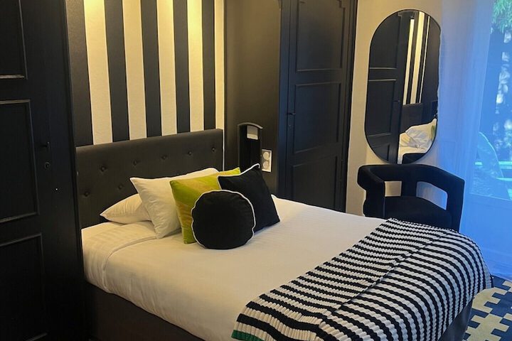 Room 5 of 22