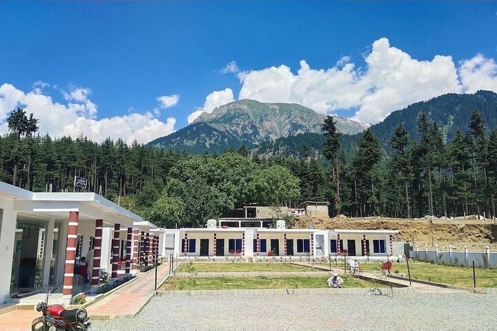 Hotel 8 of 12