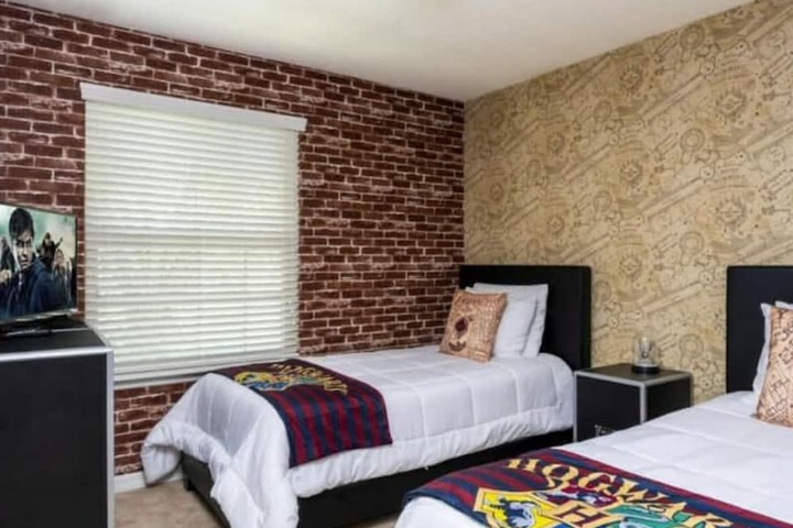 Room 18 of 65