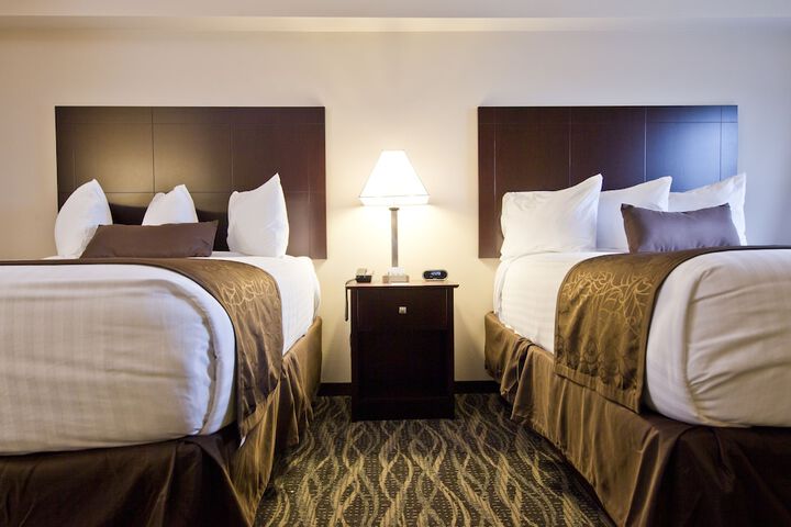 Quadruple Queen Bed (8 of 14)