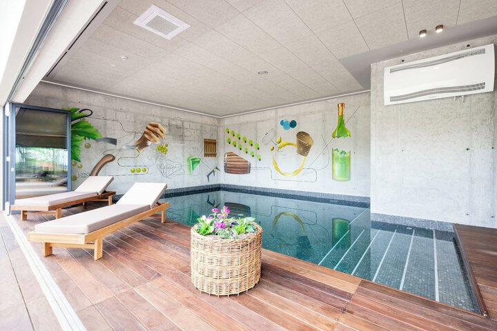 Pool 50 of 76