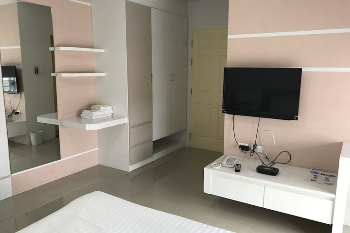 Room 3 of 9